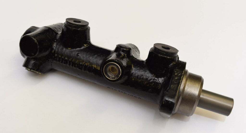 197179 VW bus master cylinder 211611021A 24mm Wagenswest